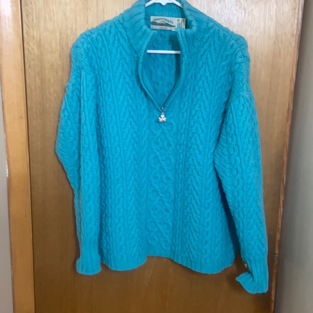 Merino wool sweater very warm and comfy color is teal